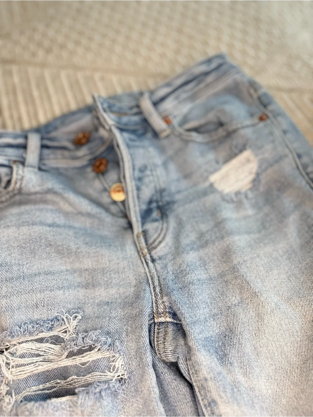 American Eagle High Rise Button Fly Distressed Jeans Light Wash Size 0